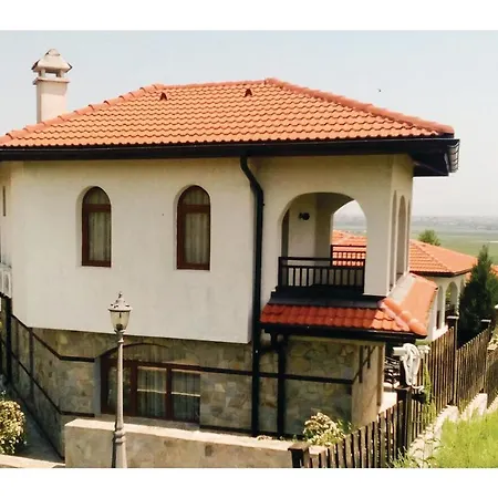 Nyaraló Three-bedroom Holiday In Kableshkovo
