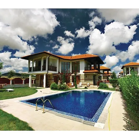 Nyaraló Three-bedroom Holiday In Kableshkovo *