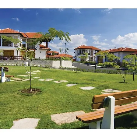 Three-bedroom Holiday In Kableshkovo Nyaraló